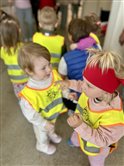 Návšteva seniorov a detí z jaslí v kultúrnom centre